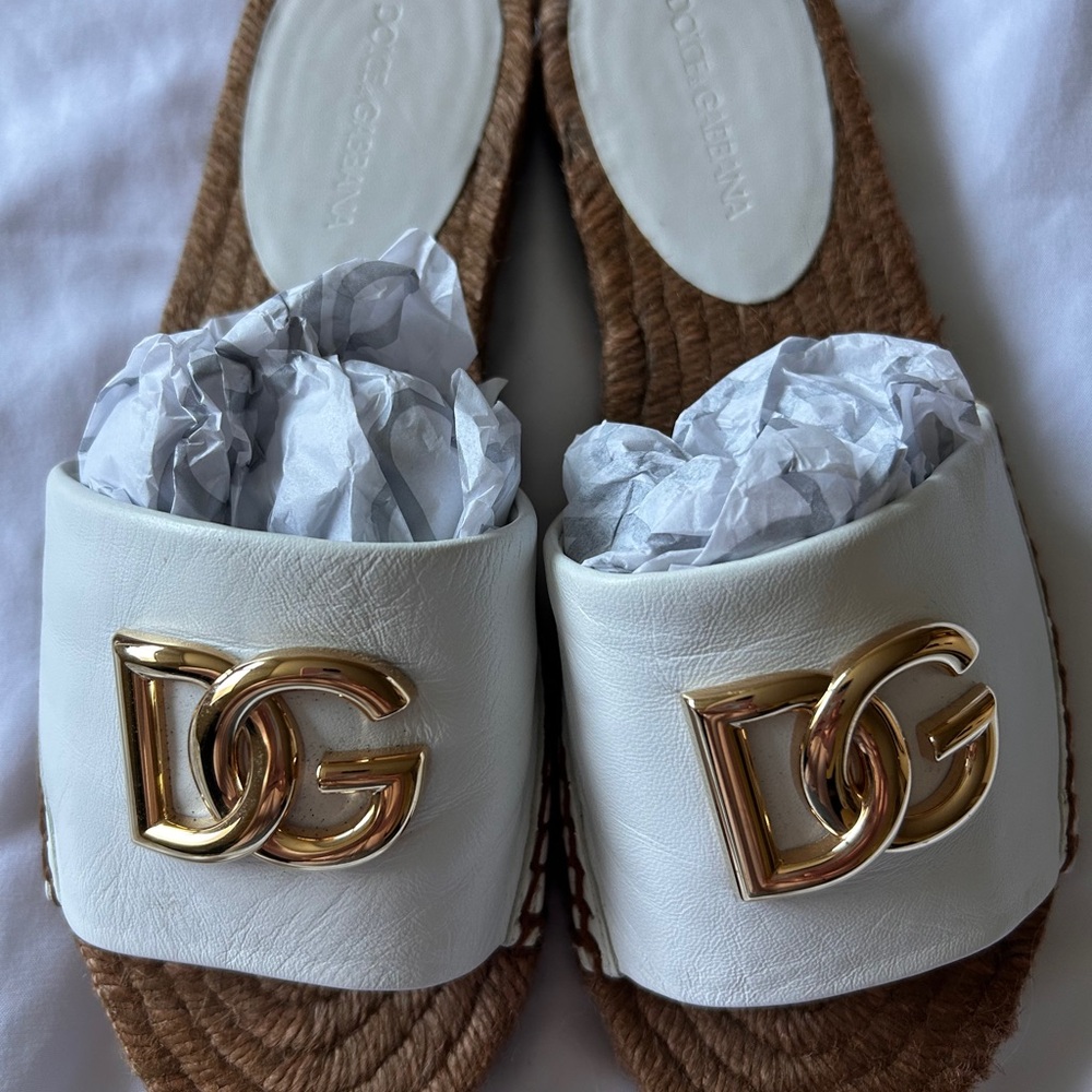 Dolce & Gabbana White and Gold Logo Sandals
